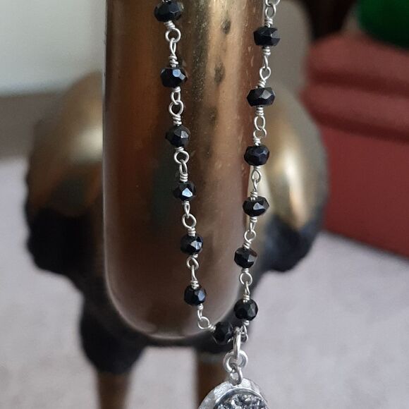 Vintage sterling silver necklace with onyx beads and Drusie pendant. - Picture 2 of 3